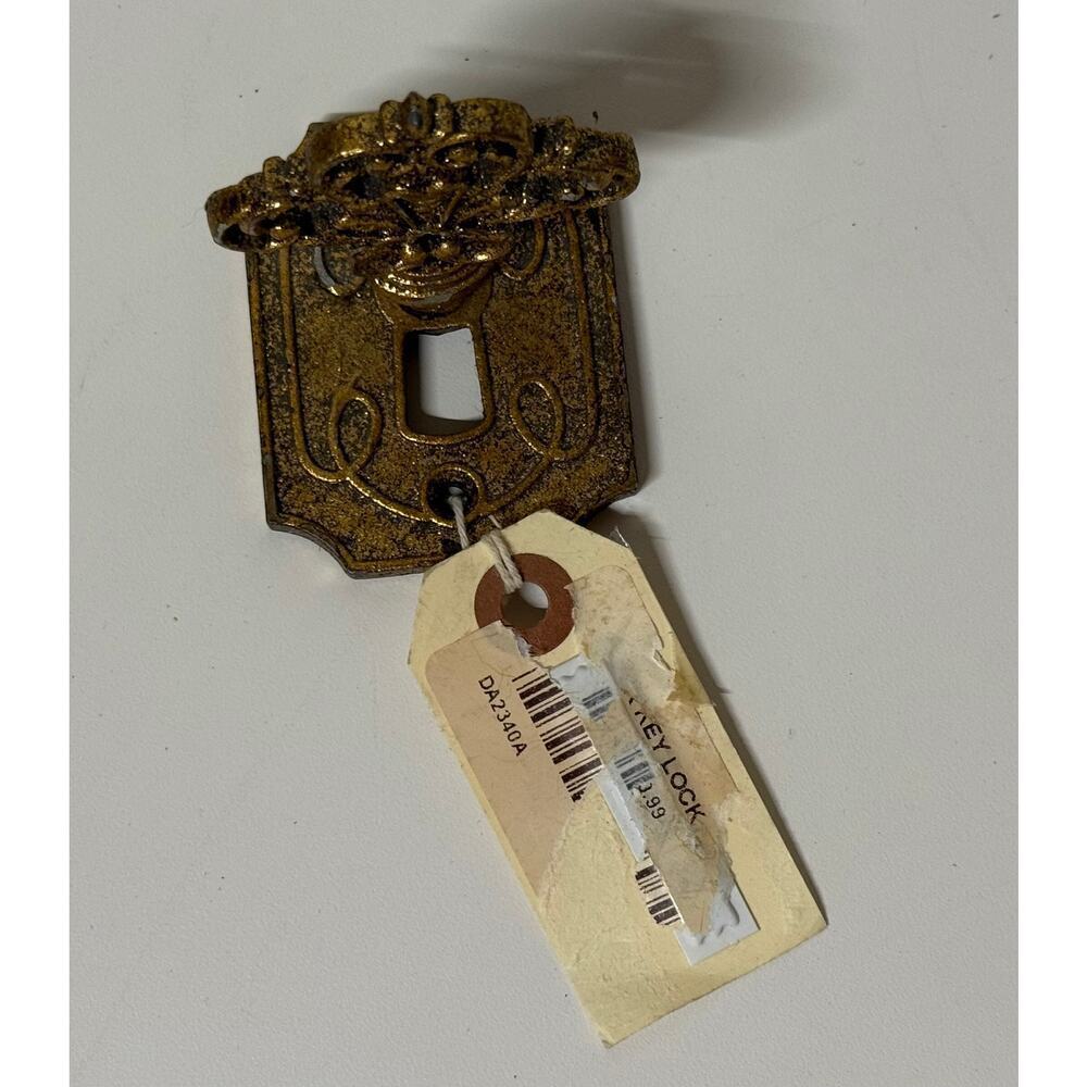 Victorian Style Keyhole Escutcheon - kk523